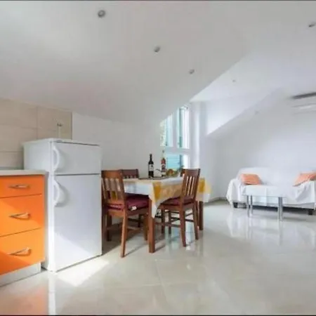 Appartement Lada - Studio With Terrace And Sea View