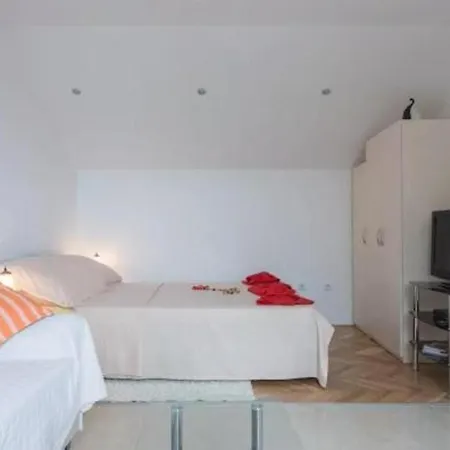Lada - Studio With Terrace And Sea View * Zaton (Dubrovnik-Neretva)